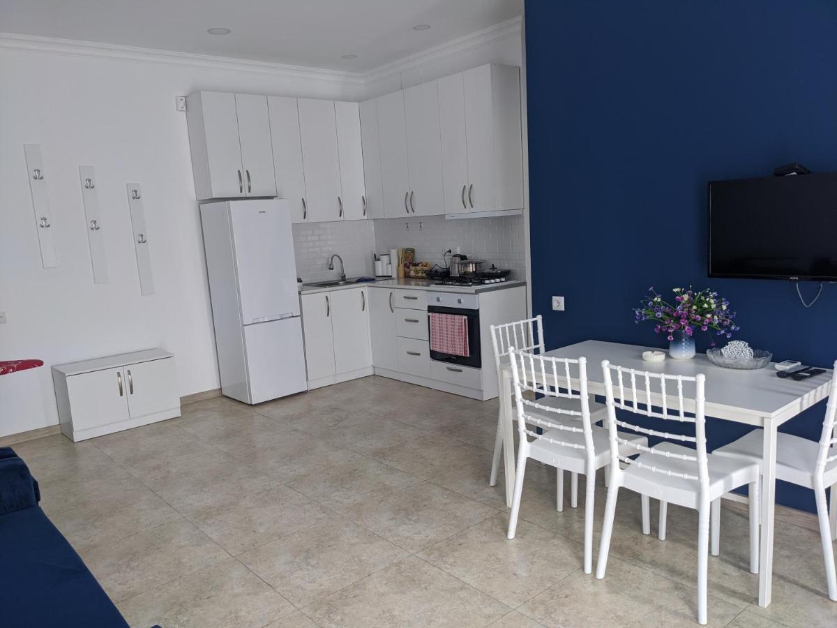 Blue Apartment ゴニオ エクステリア 写真